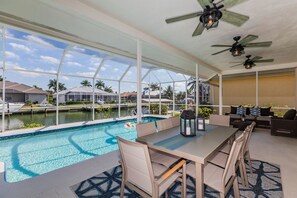 A heated pool - Beautiful 3BDR Home located in the heart of Marco. (Marco Island)