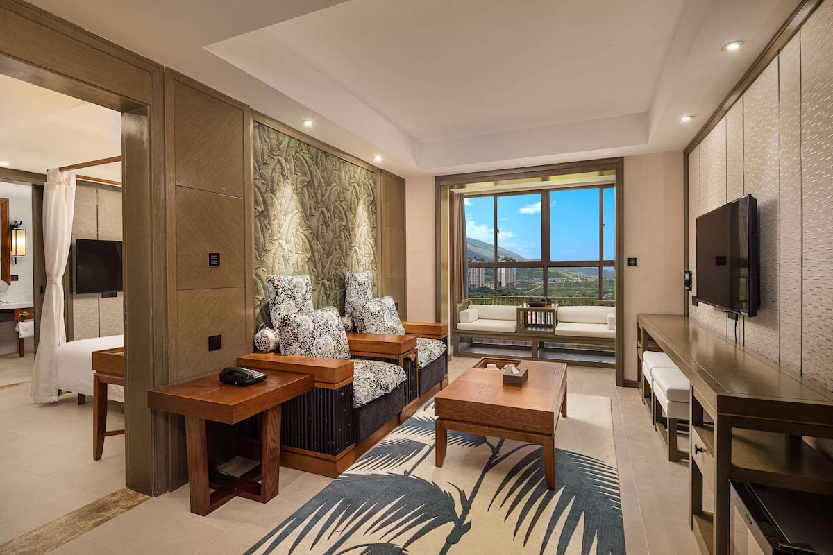Featured Suite,1 King Bed (NS) | Coffres-forts dans les chambres, Wi-Fi gratuit, draps fournis