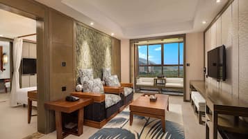 Featured Suite,1 King Bed (NS) | 客房內保險箱、免費無線上網、床單