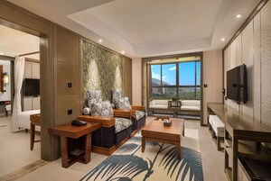 Featured Suite,1 King Bed (NS) | Öryggishólf í herbergi, ókeypis þráðlaus nettenging, rúmföt