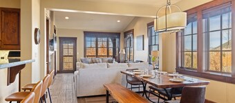 Outpost: Grand View 3240 - AC and Teton Views!