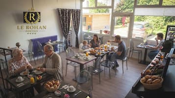 Frukostbuffé varje dag mot avgift