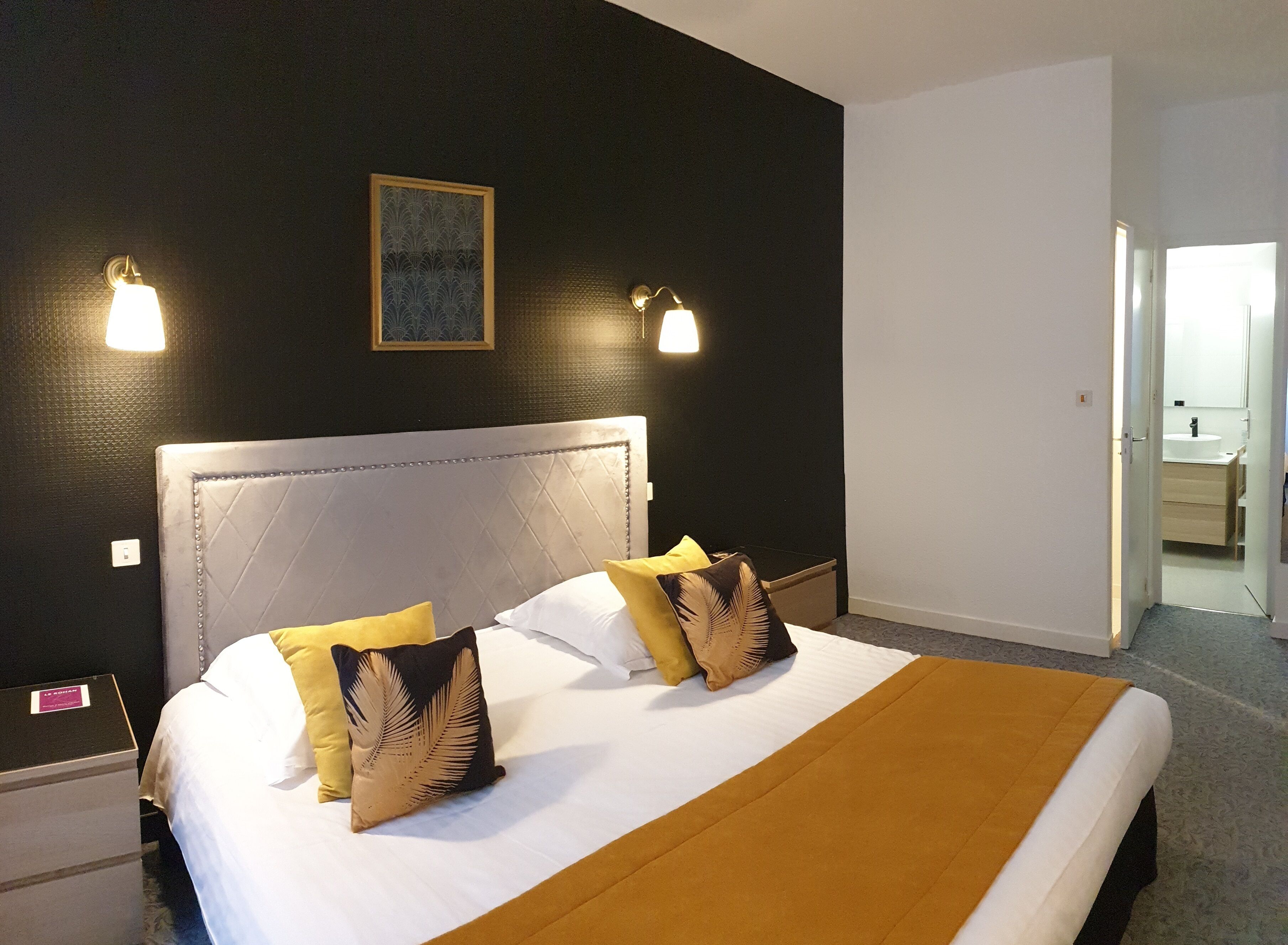 in-room safe, individually decorated, individually furnished, desk