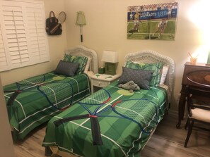 2 Schlafzimmer, Schreibtisch, Bügeleisen/Bügelbrett, kostenloses WLAN