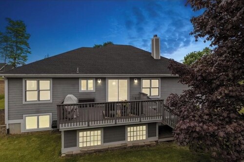 Top-Rated 6-Bedroom Vacation Home in Sister Bay – Walkable & Family-Friendly