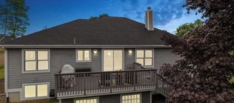 Top-Rated 6-Bedroom Vacation Home in Sister Bay – Walkable & Family-Friendly