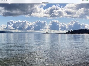 Beach nearby - Coastal Retreat Across From Puget Sound Sleeps 2-4. High Speed Internet. (Hansville)