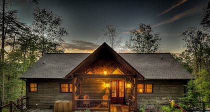 Incredible mountain view - amazing property -hot tub -game room - great location