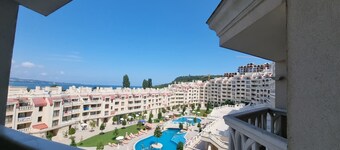 3room. Apartment in Varna South Bay Residense, pool in the complex, beach 50m.