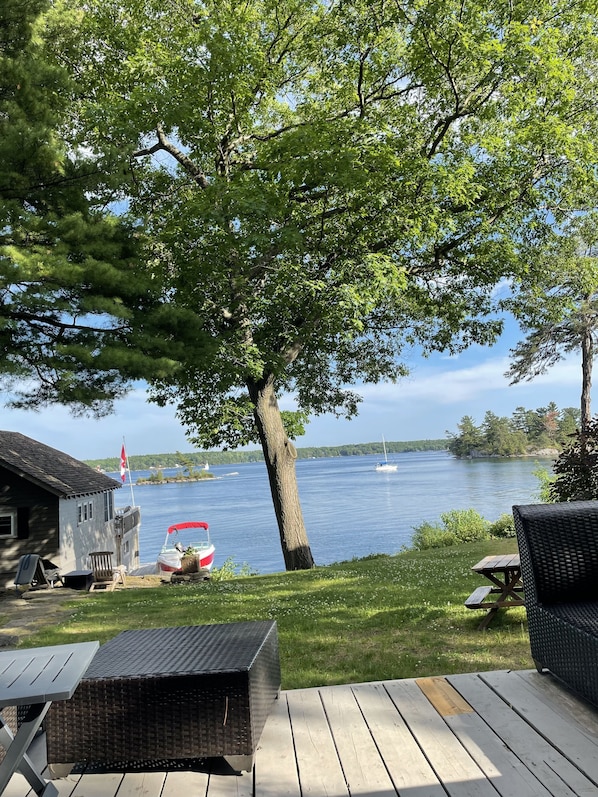 Terrace/patio - Amazing location on the St Lawrence River (Elizabethtown)