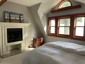 4 室のベッドルーム、デスク、アイロン / アイロン台、WiFi (無料)