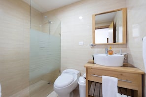 Family Apartment, Beach View | Accessible bathroom