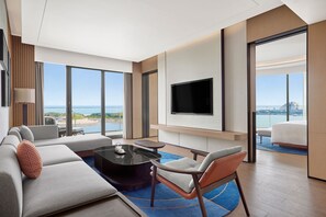 Club Suite, 1 Bedroom, Smoking | In-room safe, iron/ironing board, free cribs/infant beds, rollaway beds