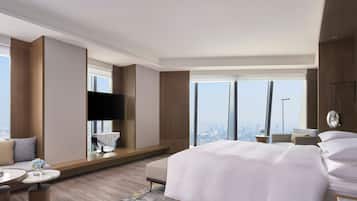 Executive Suite, 1 King Bed | Premium bedding, memory foam beds, minibar, in-room safe