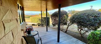 Family Friendly 3 Bedroom Farmhouse with Spa Pool