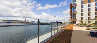 Gillingham's Best.Great Discount 4 long Term Stay.River View.Netflix & Parking.