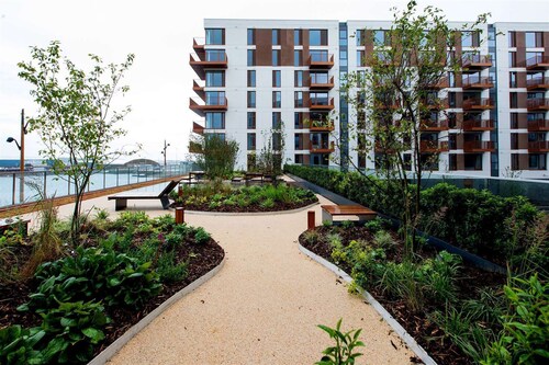 Gillingham's Best.Great Discount 4 long Term Stay.River View.Netflix & Parking.