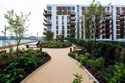 Gillingham's Best.Great Discount 4 long Term Stay.River View.Netflix & Parking.