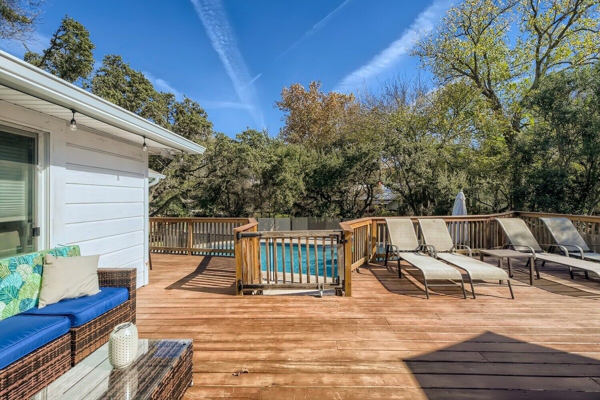 Photo 7 of Stunning 4 bedroom private house with POOL!