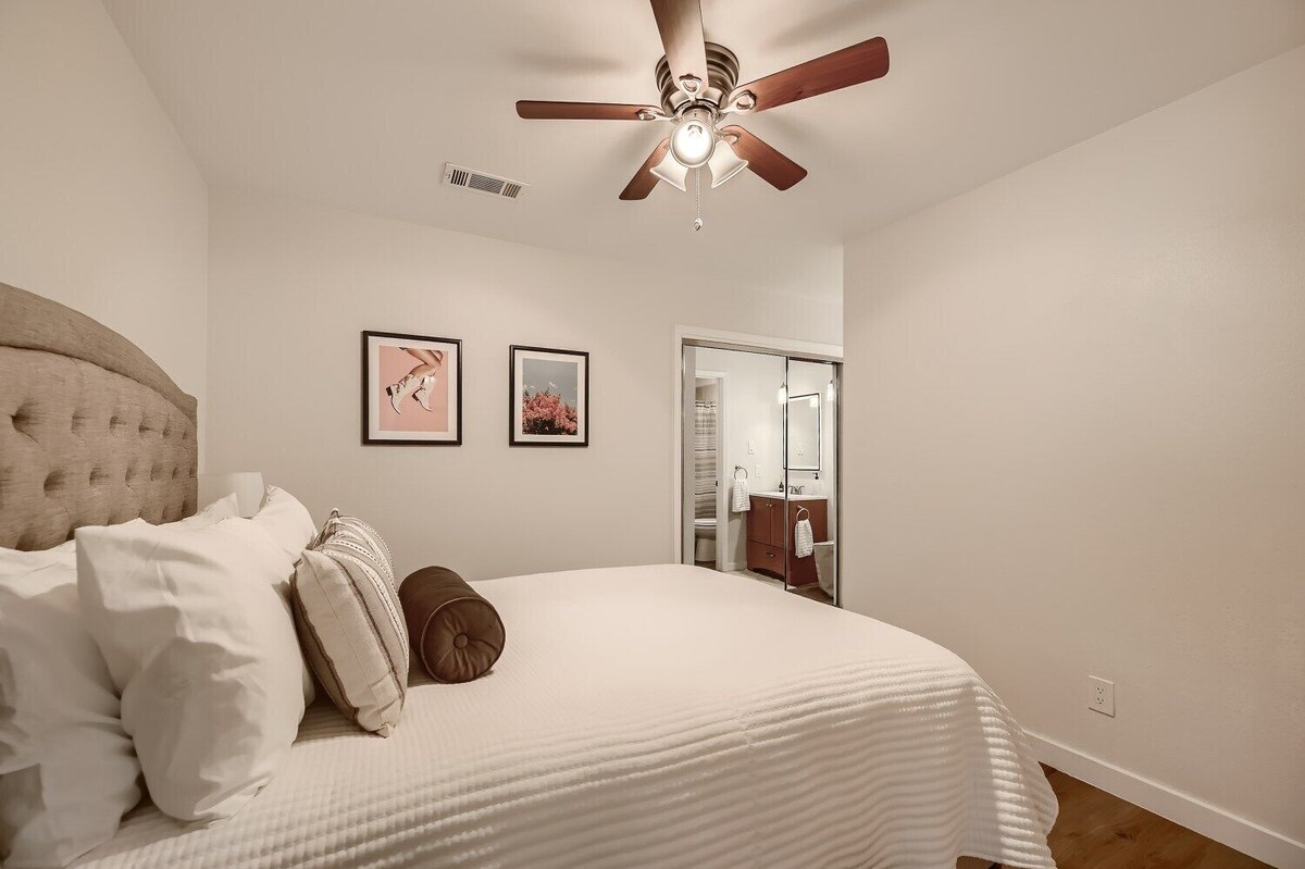 Photo 39 of Stunning 4 bedroom private house with POOL!
