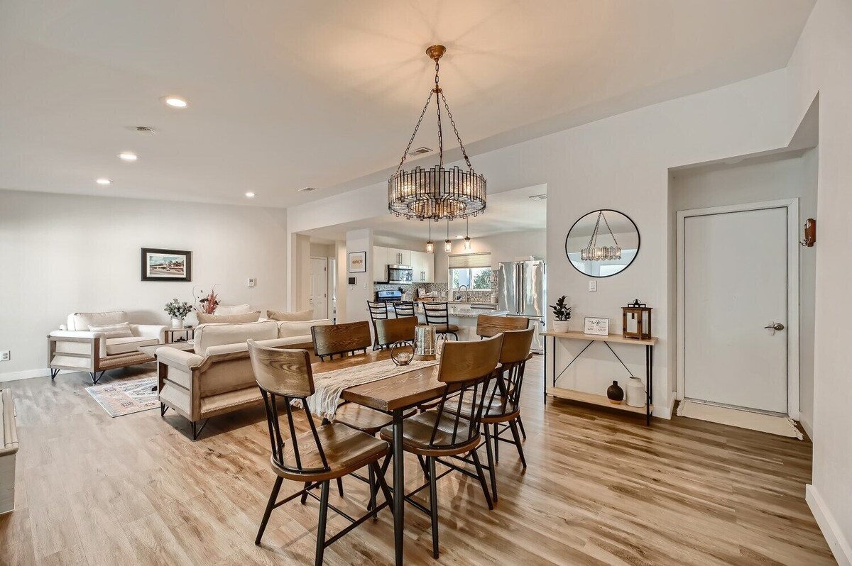 Photo 17 of Stunning 4 bedroom private house with POOL!