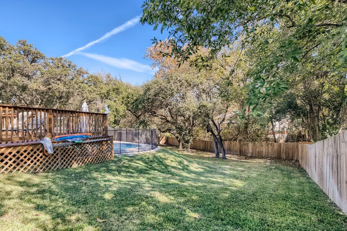 Photo 45 of Stunning 4 bedroom private house with POOL!
