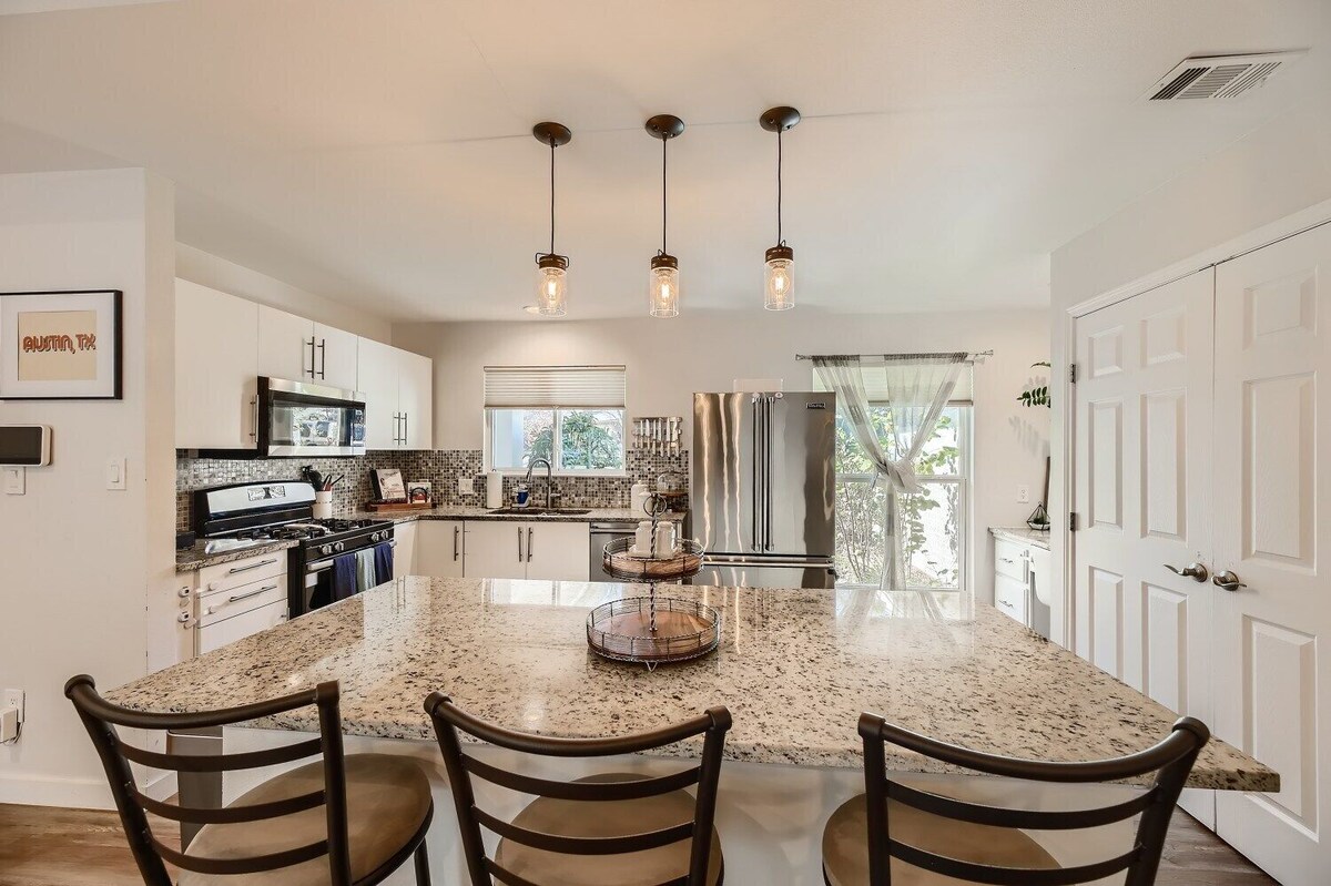 Photo 19 of Stunning 4 bedroom private house with POOL!