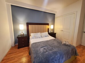 1 bedroom, iron/ironing board, free WiFi, bed sheets - Spacious & modern 1 bedroom apartment by the bullring (Tijuana)