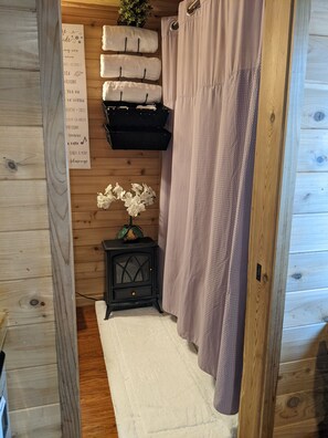 Interior - Tiny Home near Rio Vista and Isleton with Community Amenities! (Isleton)