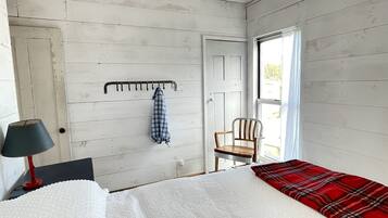 2 bedrooms, iron/ironing board, travel cot, free WiFi