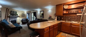 Winterplace Ski in Ski Out Condos 3Br/2Ba 3rd floor sleeps 8