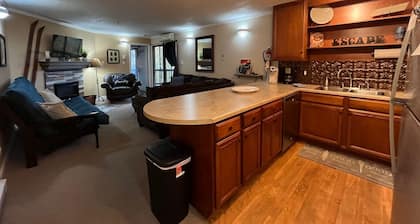 Winterplace Ski in Ski Out Condos 3Br/2Ba 3rd floor sleeps 8