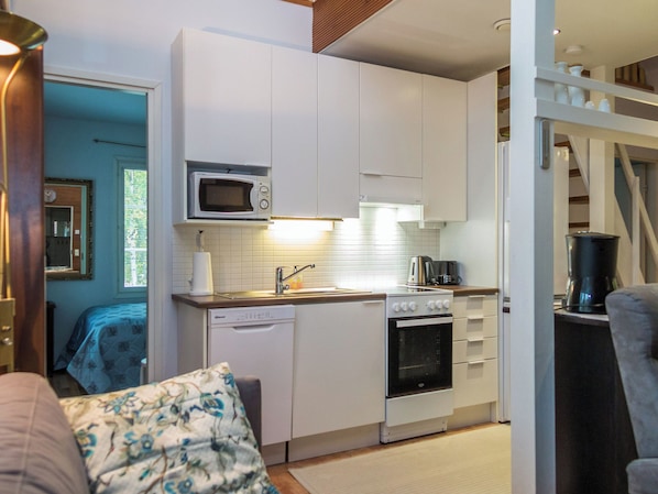 雪櫃、微波爐、洗碗機、廚房用具/餐具/器皿