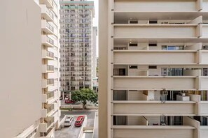 Exterior - Stylish Studio · Steps to Beach · No Resort Fees (Honolulu)