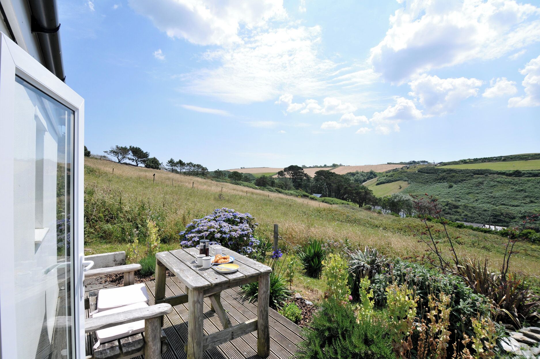 Cottage | Outdoor dining