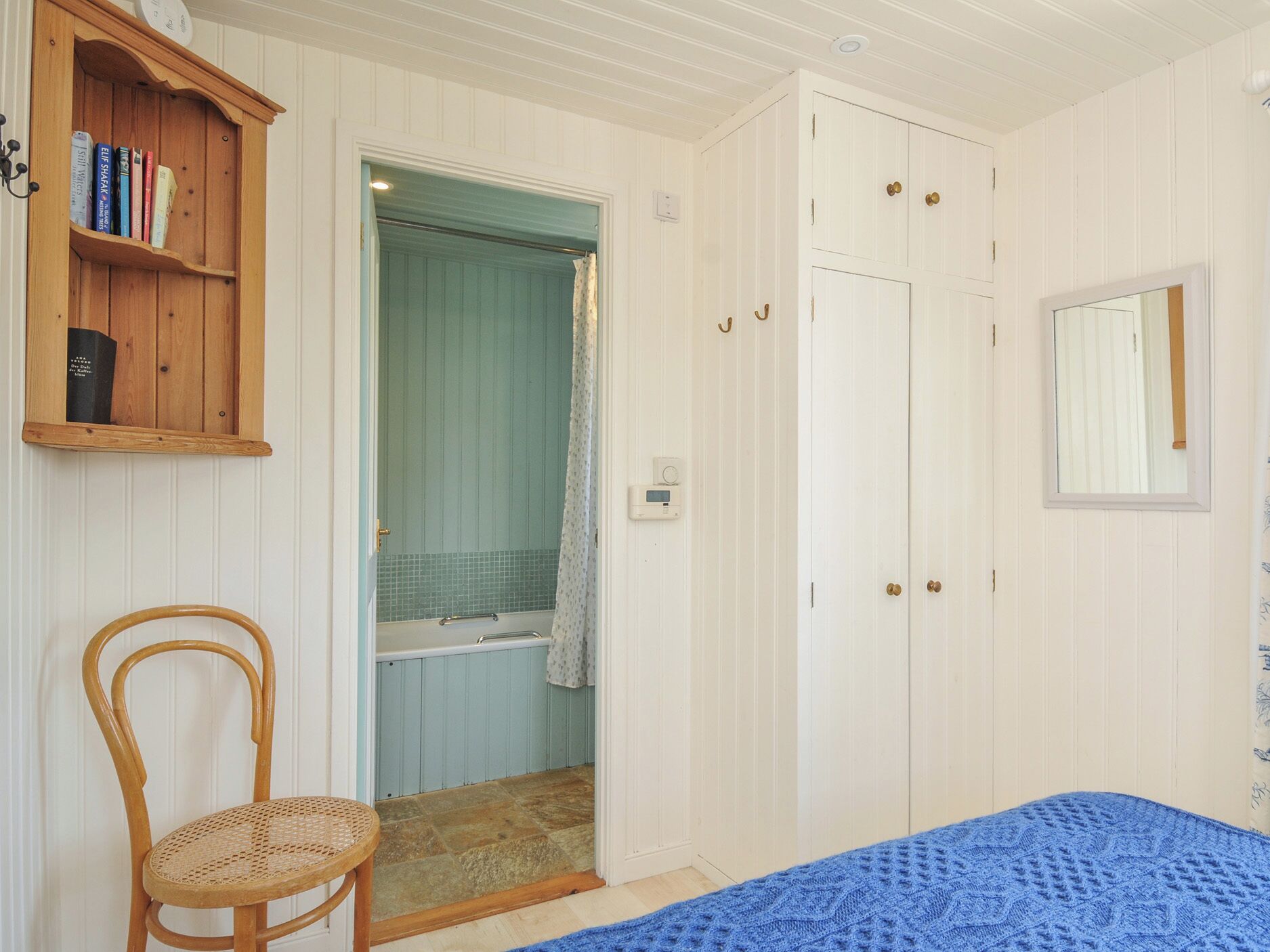 Cottage | 2 bedrooms, WiFi (free), individually decorated, individually furnished