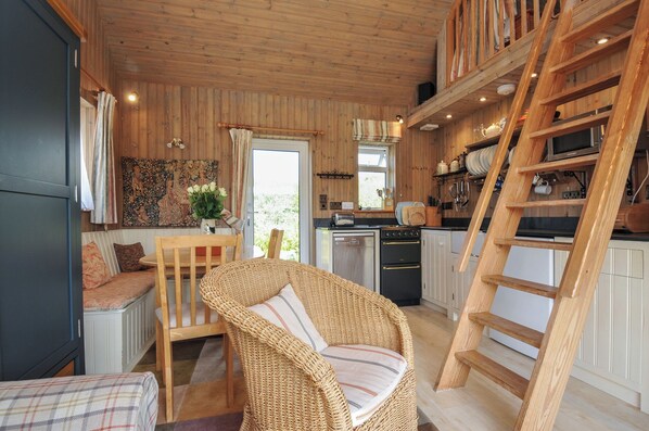 Cottage | Living area