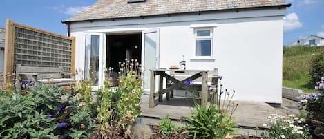 Cottage | Outdoor dining