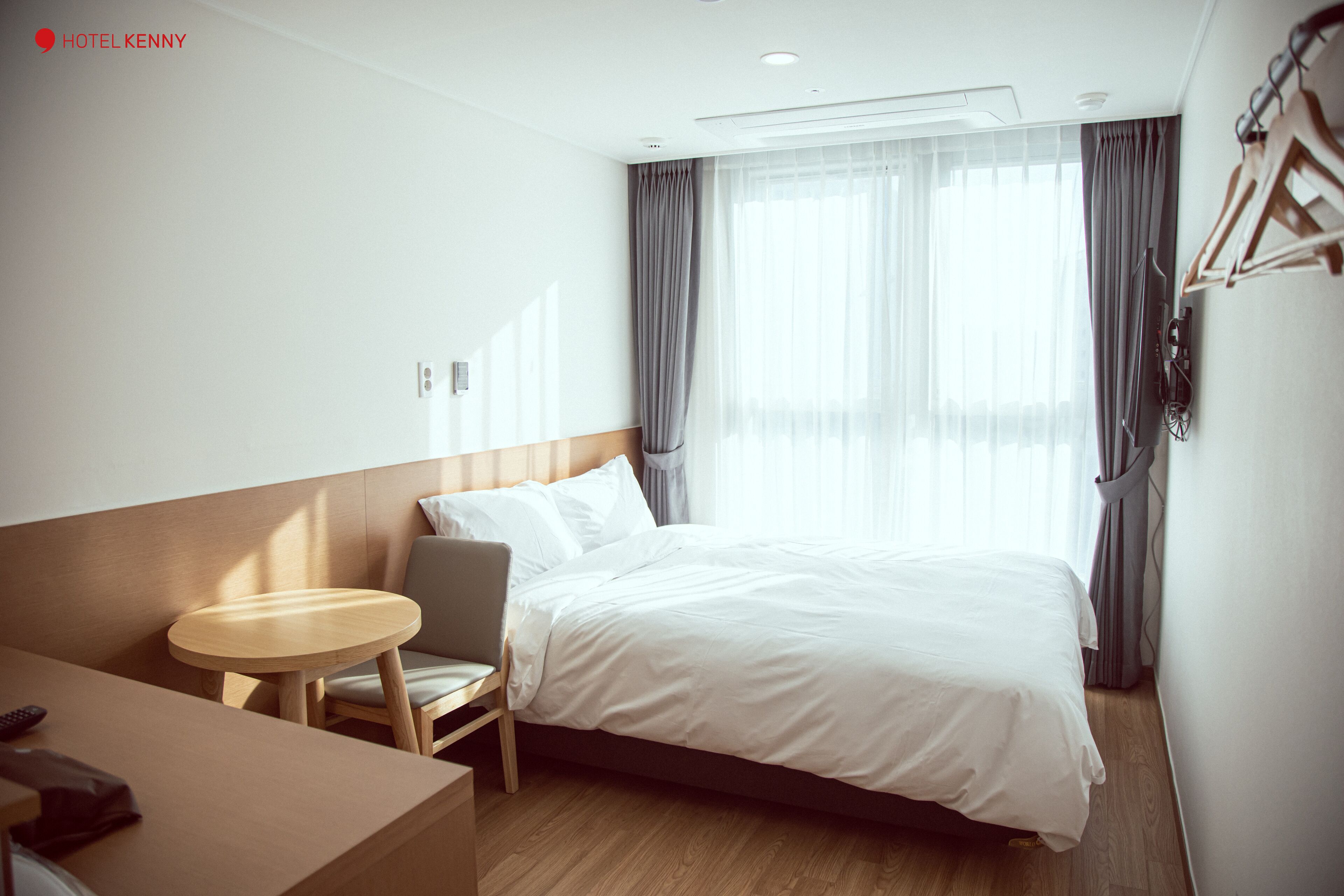 디럭스 더블룸 | 노트북 작업 공간, 무료 WiFi, 침대 시트