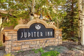 Exterior detail - Mountainside Luxury Condo with Free Shuttle, Across from Park City Golf Course! (Park City)