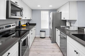 Unclassified image, 2 of 31, button