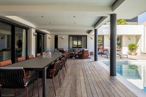 Outdoor dining - Villa Privilege | Water View - Located in  Tropical Gustavia with Private Pool (Gustavia)