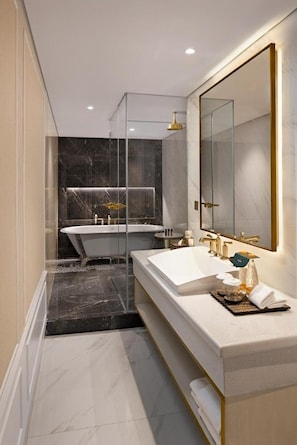 Bathroom - Sutasoma Hotel at The Tribrata Dharmawangsa (Jakarta)