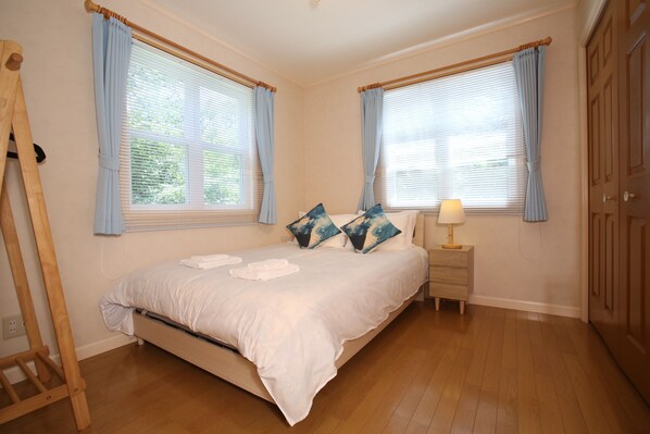 Familjehus - icke-rökare | 3 sovrum, mörkläggningsgardiner och strykjärn/strykbräda