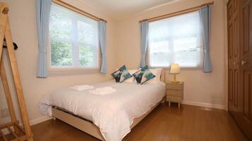 3 bedrooms, blackout curtains, iron/ironing board, free cots/infant beds