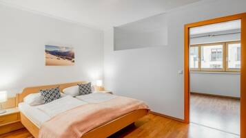 2 Schlafzimmer, Schreibtisch, Internetzugang
