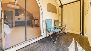 Habitación básica, 1 habitación (Glamping D) | 1 dormitorio y wifi gratis