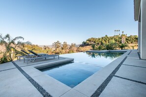 Outdoor pool, a heated pool - Luxury Retreat w/Views: Putting Green/Game Room/Infinity Pool & More! (Escondido)