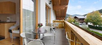 "Haus Lowe Appartement 2 Stock Nr 5" met Uitzicht op de Bergen