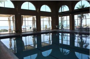 Piscine couverte, piscine extérieure